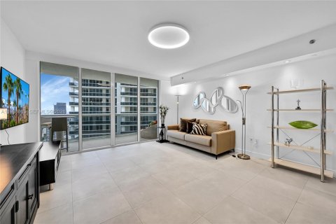 Condo in Hallandale Beach, Florida, 1 bedroom  № 2052848 - photo 5