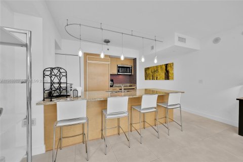 Condo in Hallandale Beach, Florida, 1 bedroom  № 2052848 - photo 8