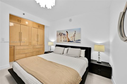 Condo in Hallandale Beach, Florida, 1 bedroom  № 2052848 - photo 3