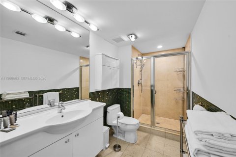 Condo in Hallandale Beach, Florida, 1 bedroom  № 2052848 - photo 4