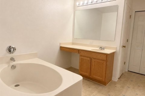 Villa ou maison à vendre à Kissimmee, Floride: 4 chambres, 264.21 m2 № 2320929 - photo 12