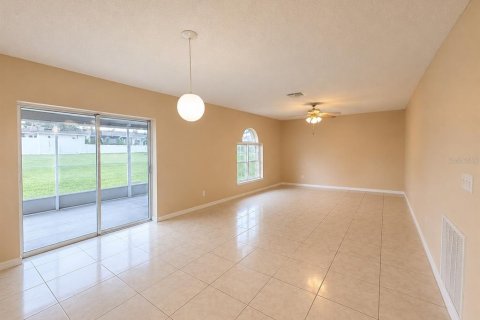 Villa ou maison à vendre à Kissimmee, Floride: 4 chambres, 264.21 m2 № 2320929 - photo 9
