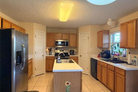 Villa ou maison à vendre à Kissimmee, Floride: 4 chambres, 264.21 m2 № 2320929 - photo 4