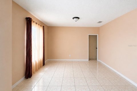 Villa ou maison à vendre à Kissimmee, Floride: 4 chambres, 264.21 m2 № 2320929 - photo 3