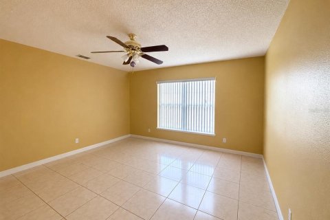 Villa ou maison à vendre à Kissimmee, Floride: 4 chambres, 264.21 m2 № 2320929 - photo 2