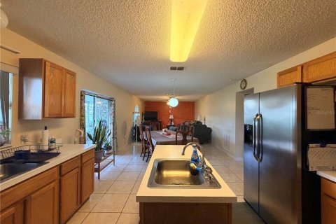 Villa ou maison à vendre à Kissimmee, Floride: 4 chambres, 264.21 m2 № 2320929 - photo 6