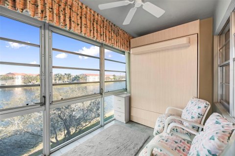 Купить кондоминиум в Пемброк-Пайнс, Флорида 1 спальня, 91.6м2, № 2000479 - фото 8