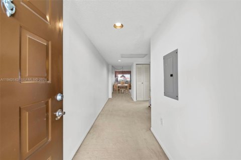 Купить кондоминиум в Пемброк-Пайнс, Флорида 1 спальня, 91.6м2, № 2000479 - фото 5