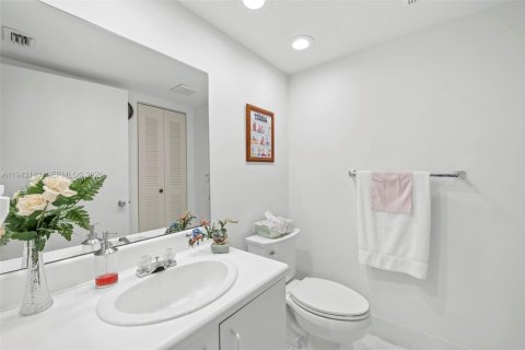 Купить кондоминиум в Пемброк-Пайнс, Флорида 1 спальня, 91.6м2, № 2000479 - фото 6