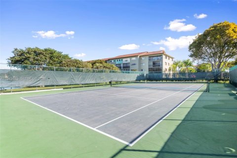 Купить кондоминиум в Пемброк-Пайнс, Флорида 1 спальня, 91.6м2, № 2000479 - фото 18