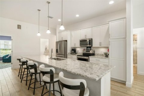 House in Oxford, Florida 4 bedrooms, 186.08 sq.m. № 1884897 - photo 6