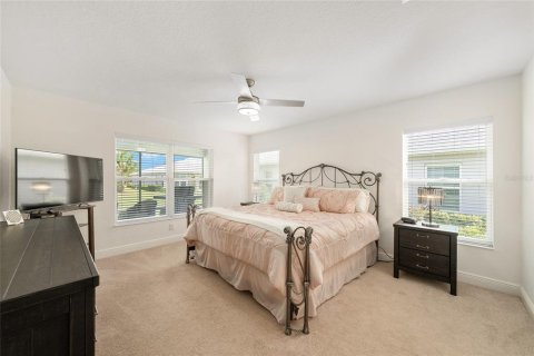 House in Oxford, Florida 4 bedrooms, 186.08 sq.m. № 1884897 - photo 19
