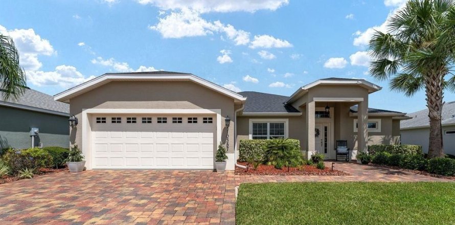 House in Oxford, Florida 4 bedrooms, 186.08 sq.m. № 1884897