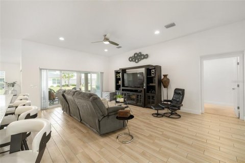 House in Oxford, Florida 4 bedrooms, 186.08 sq.m. № 1884897 - photo 16