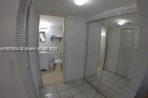 Copropriété à vendre à North Miami Beach, Floride: 1 chambre, 73.39 m2 № 1978914 - photo 6