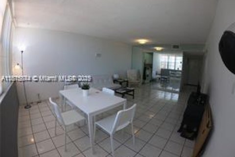 Copropriété à vendre à North Miami Beach, Floride: 1 chambre, 73.39 m2 № 1978914 - photo 4