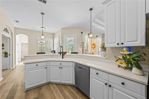 Villa ou maison à vendre à Homosassa, Floride: 3 chambres, 177.81 m2 № 2315120 - photo 13