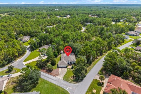 Villa ou maison à vendre à Homosassa, Floride: 3 chambres, 177.81 m2 № 2315120 - photo 3