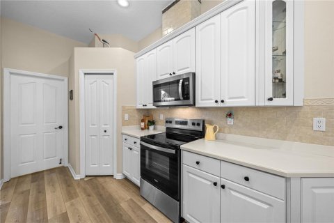 Villa ou maison à vendre à Homosassa, Floride: 3 chambres, 177.81 m2 № 2315120 - photo 8