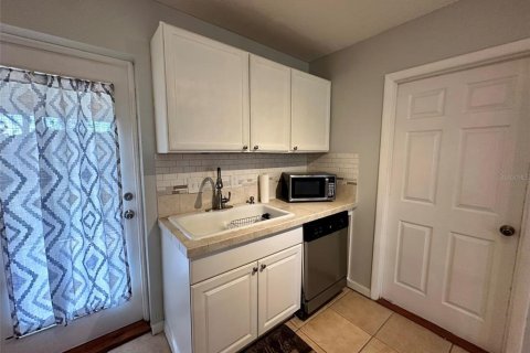 Villa ou maison à louer à Port Charlotte, Floride: 3 chambres, 111.76 m2 № 2437374 - photo 6