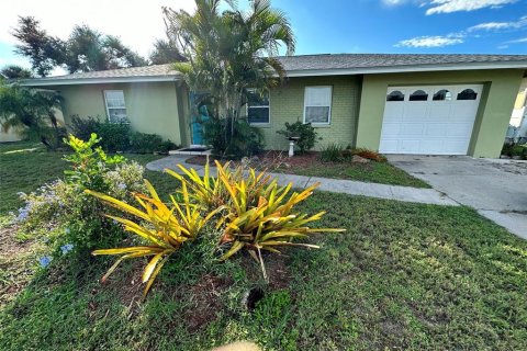 Villa ou maison à Port Charlotte, Floride 3 chambres, 111.76 m2 № 2437374