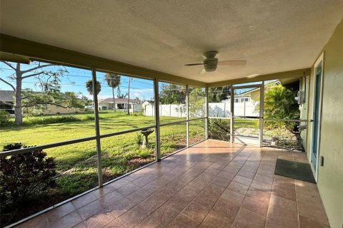 Villa ou maison à louer à Port Charlotte, Floride: 3 chambres, 111.76 m2 № 2437374 - photo 16