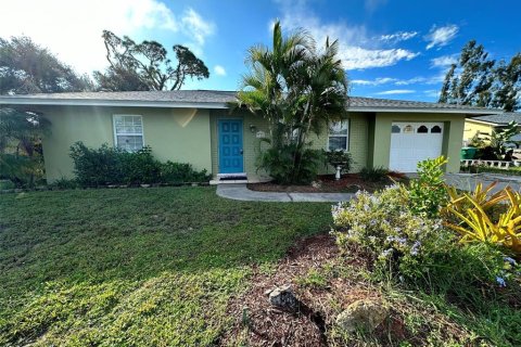 Villa ou maison à louer à Port Charlotte, Floride: 3 chambres, 111.76 m2 № 2437374 - photo 2