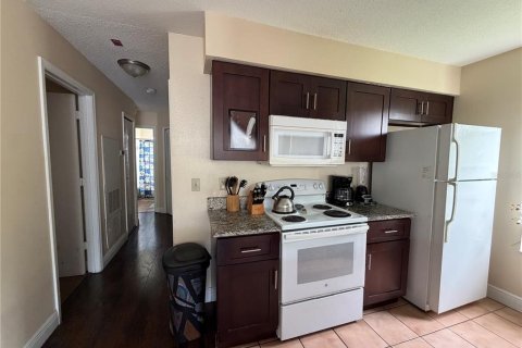 Condo in Kissimmee, Florida, 3 bedrooms  № 2308751 - photo 6