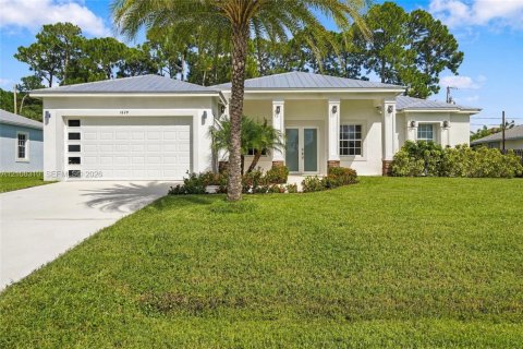 House in Port St. Lucie, Florida 4 bedrooms, 210.33 sq.m. № 2421264 - photo 3
