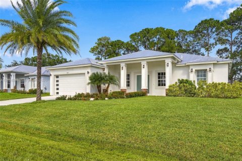 House in Port St. Lucie, Florida 4 bedrooms, 210.33 sq.m. № 2421264 - photo 2