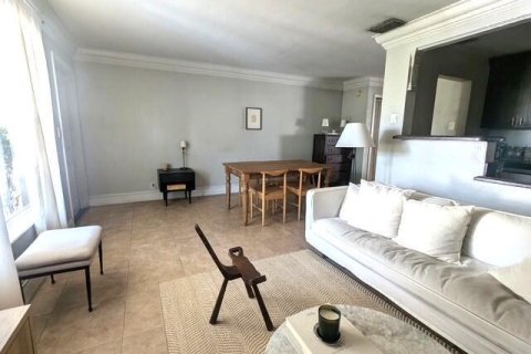 Condo in Fort Lauderdale, Florida, 1 bedroom  № 2260136 - photo 4