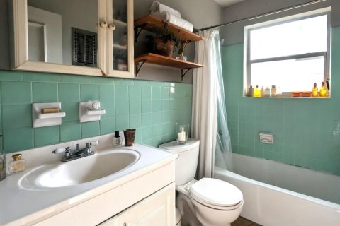 Condo in Fort Lauderdale, Florida, 1 bedroom  № 2260136 - photo 10