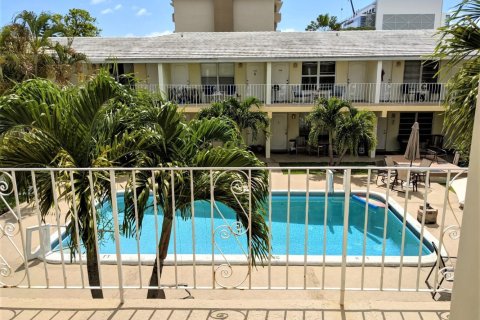Condo in Fort Lauderdale, Florida, 1 bedroom  № 2260136 - photo 2