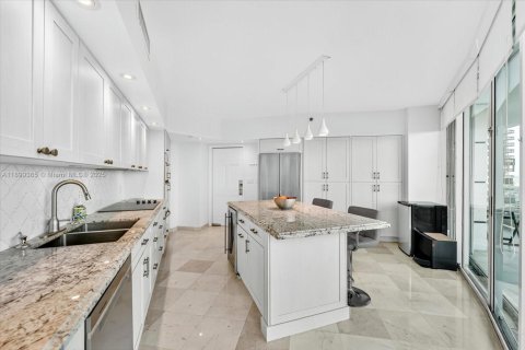 Copropriété à vendre à Miami, Floride: 3 chambres, 214.6 m2 № 1951216 - photo 16