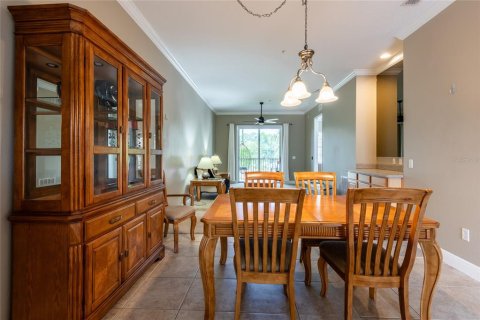 Condo in Land O' Lakes, Florida, 2 bedrooms  № 1658179 - photo 11