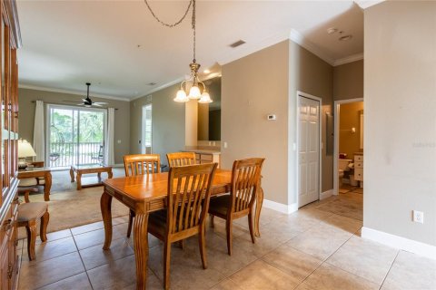 Condo in Land O' Lakes, Florida, 2 bedrooms  № 1658179 - photo 10