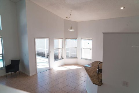 House in Davenport, Florida 5 bedrooms, 210.8 sq.m. № 940118 - photo 6