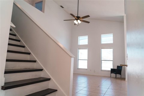 House in Davenport, Florida 5 bedrooms, 210.8 sq.m. № 940118 - photo 4