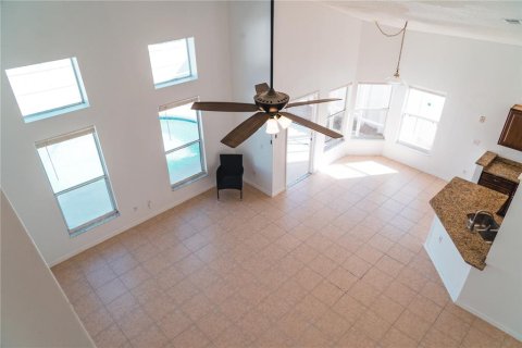 House in Davenport, Florida 5 bedrooms, 210.8 sq.m. № 940118 - photo 13