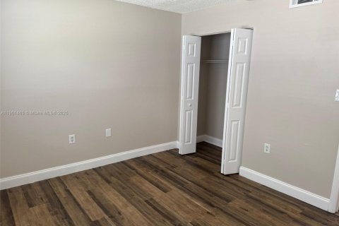 Condominio en alquiler en Miramar, Florida, 2 dormitorios, 92.9 m2 № 1953171 - foto 18