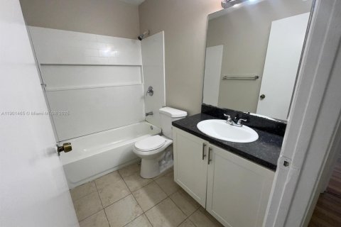 Condominio en alquiler en Miramar, Florida, 2 dormitorios, 92.9 m2 № 1953171 - foto 14