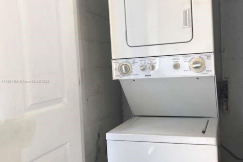 Condominio en alquiler en Miramar, Florida, 2 dormitorios, 92.9 m2 № 1953171 - foto 29