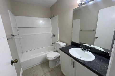 Condominio en alquiler en Miramar, Florida, 2 dormitorios, 92.9 m2 № 1953171 - foto 15