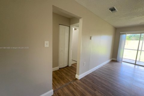 Condominio en alquiler en Miramar, Florida, 2 dormitorios, 92.9 m2 № 1953171 - foto 12