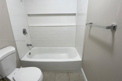 Condominio en alquiler en Miramar, Florida, 2 dormitorios, 92.9 m2 № 1953171 - foto 22