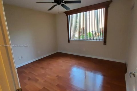 Condo in Pompano Beach, Florida, 2 bedrooms  № 1814928 - photo 8