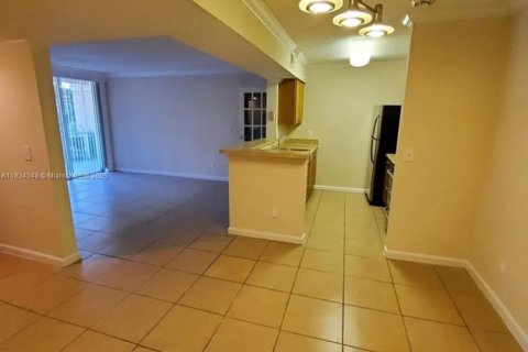 Condo in Pompano Beach, Florida, 2 bedrooms  № 1814928 - photo 3