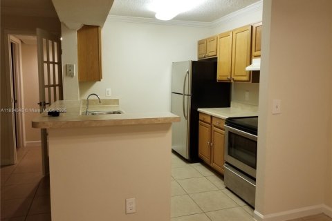 Condo in Pompano Beach, Florida, 2 bedrooms  № 1814928 - photo 5