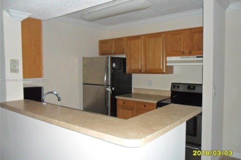 Condo in Pompano Beach, Florida, 2 bedrooms  № 1814928 - photo 4