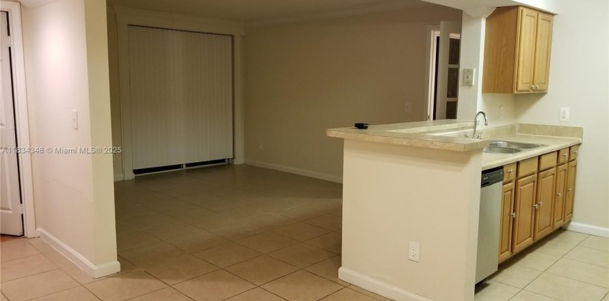 Condo in Pompano Beach, Florida, 2 bedrooms  № 1814928
